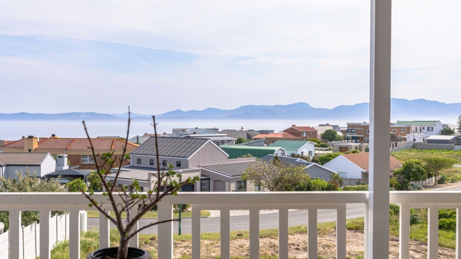 3 Bedroom Property for Sale in Perlemoenbaai Western Cape